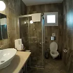 Hotel Adelfia 2*