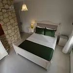 Hotel Adelfia 2*